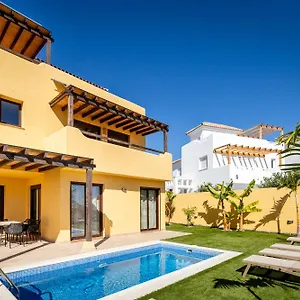 https://villa-with-4-bedrooms-and-private-heated-pool.tenerifehoteles.net